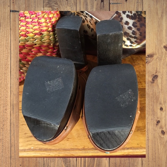 Retro funky platform clogs! - Picture 7 of 12